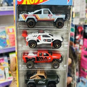Hot Wheels Mud Studs 5-Pack diecast cars set front window packaging